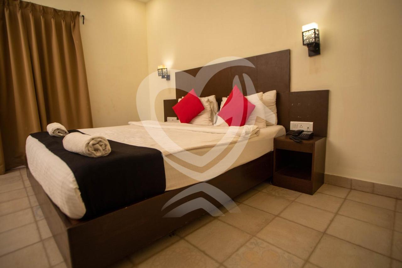 De Alcazar Calangute Hotel Ngoại thất bức ảnh