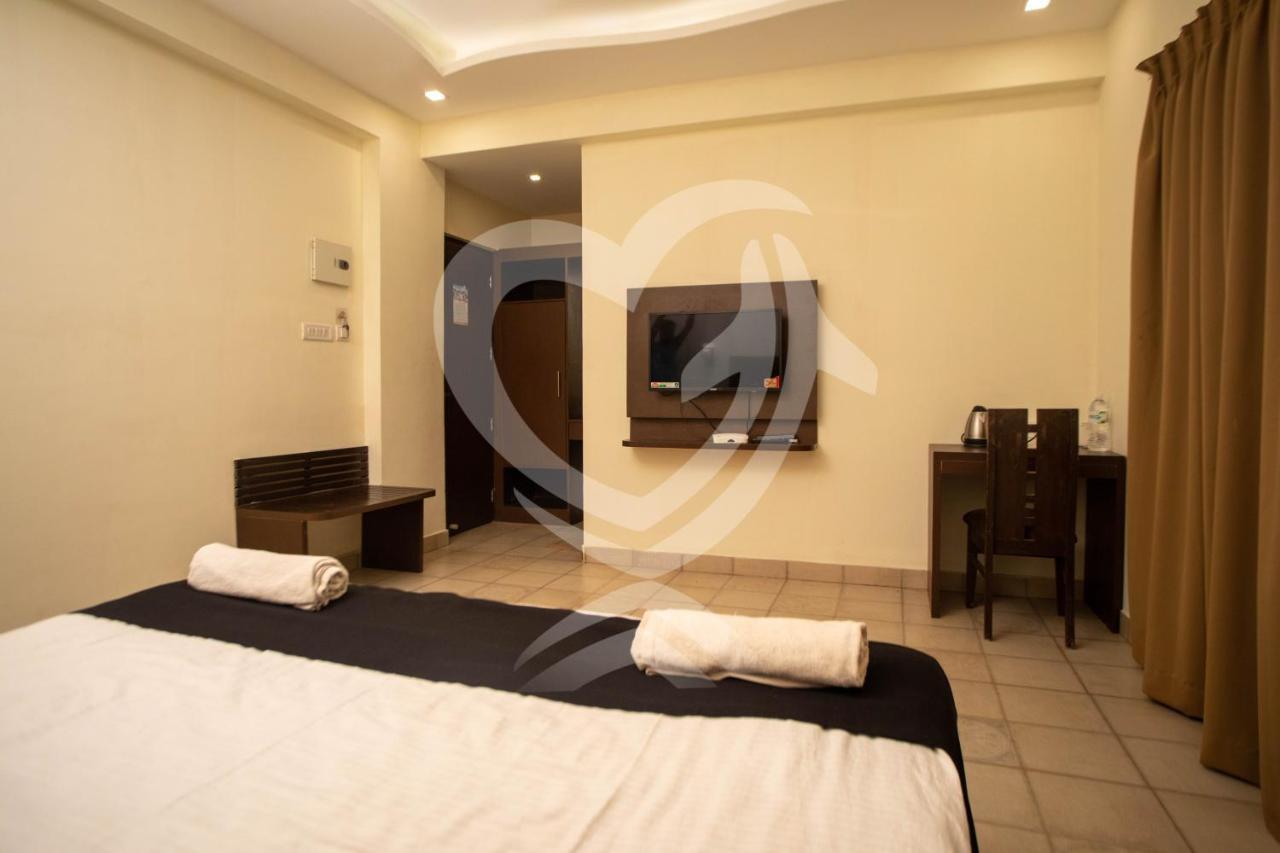 De Alcazar Calangute Hotel Ngoại thất bức ảnh