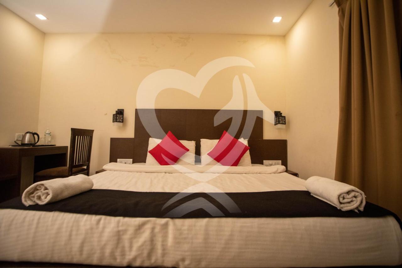 De Alcazar Calangute Hotel Ngoại thất bức ảnh